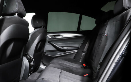 BMW 5 серия, 2019 год, 2 550 000 рублей, 11 фотография
