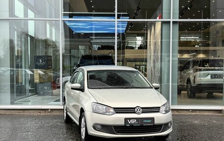 Volkswagen Polo VI (EU Market), 2011 год, 685 000 рублей, 3 фотография