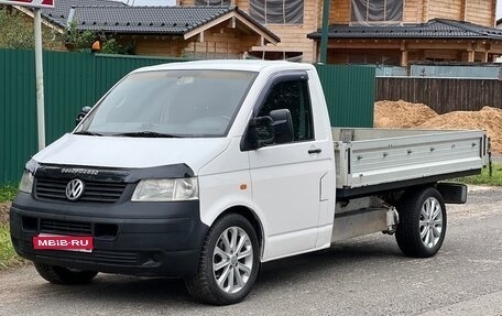 Volkswagen Transporter T5 рестайлинг, 2004 год, 970 000 рублей, 1 фотография