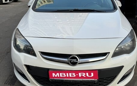Opel Astra J, 2013 год, 800 000 рублей, 1 фотография