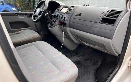 Volkswagen Transporter T5 рестайлинг, 2004 год, 970 000 рублей, 10 фотография