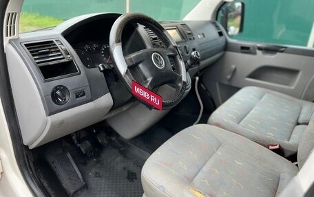 Volkswagen Transporter T5 рестайлинг, 2004 год, 970 000 рублей, 6 фотография