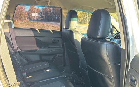 Mitsubishi Outlander III рестайлинг 3, 2015 год, 1 890 000 рублей, 6 фотография