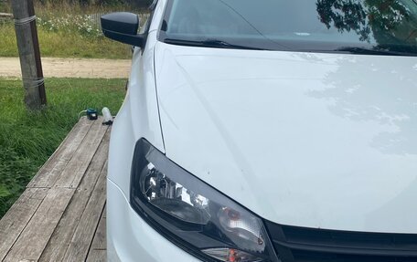 Volkswagen Polo VI (EU Market), 2017 год, 850 000 рублей, 24 фотография