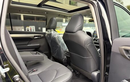Toyota Highlander, 2025 год, 5 430 000 рублей, 30 фотография