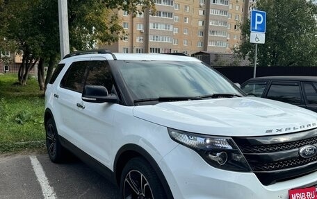 Ford Explorer VI, 2013 год, 1 950 000 рублей, 3 фотография