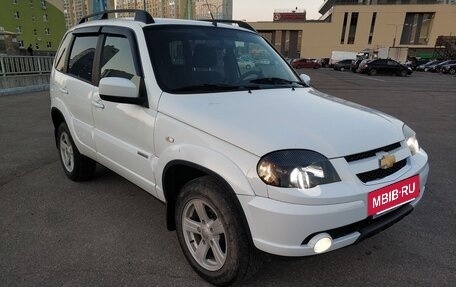 Chevrolet Niva I рестайлинг, 2018 год, 870 000 рублей, 2 фотография