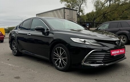 Toyota Camry, 2021 год, 3 180 000 рублей, 4 фотография