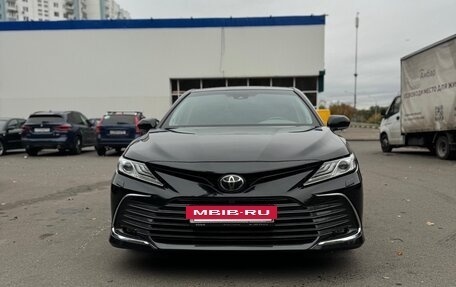 Toyota Camry, 2021 год, 3 180 000 рублей, 3 фотография