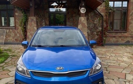 KIA Rio IV, 2019 год, 1 000 000 рублей, 1 фотография