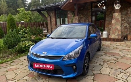 KIA Rio IV, 2019 год, 1 000 000 рублей, 2 фотография