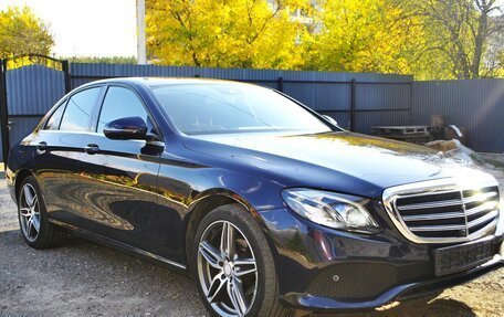 Mercedes-Benz E-Класс, 2016 год, 2 750 000 рублей, 3 фотография