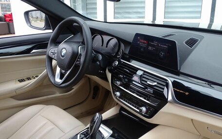 BMW 5 серия, 2019 год, 2 450 000 рублей, 2 фотография