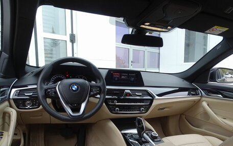 BMW 5 серия, 2019 год, 2 450 000 рублей, 14 фотография
