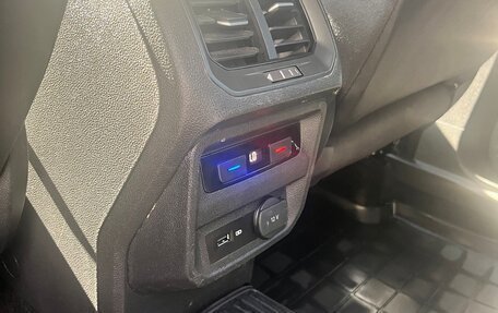 Volkswagen Tiguan II, 2019 год, 2 400 000 рублей, 11 фотография