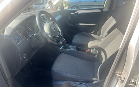 Volkswagen Tiguan II, 2019 год, 2 400 000 рублей, 5 фотография