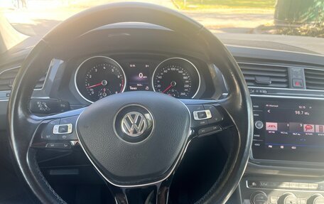 Volkswagen Tiguan II, 2019 год, 2 400 000 рублей, 6 фотография