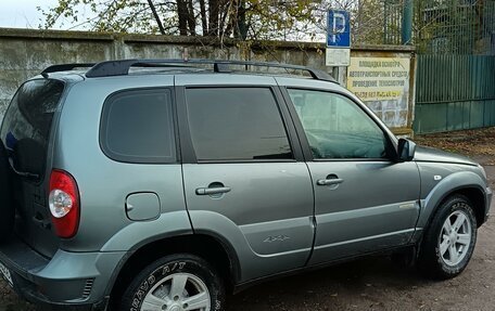 Chevrolet Niva I рестайлинг, 2015 год, 610 000 рублей, 2 фотография