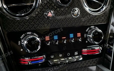 Rolls-Royce Cullinan, 2022 год, 83 500 000 рублей, 22 фотография