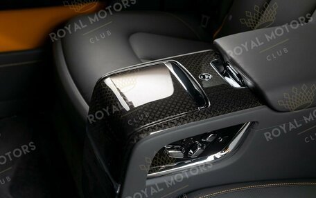 Rolls-Royce Cullinan, 2022 год, 83 500 000 рублей, 27 фотография