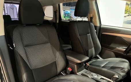 Mitsubishi Outlander III рестайлинг 3, 2012 год, 1 550 000 рублей, 18 фотография