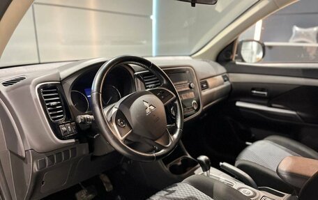 Mitsubishi Outlander III рестайлинг 3, 2012 год, 1 550 000 рублей, 11 фотография
