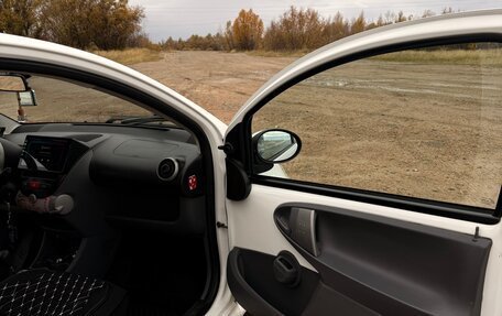 Peugeot 107 I рестайлинг, 2011 год, 600 000 рублей, 11 фотография