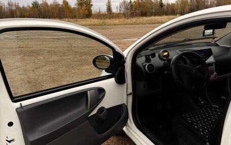 Peugeot 107 I рестайлинг, 2011 год, 600 000 рублей, 12 фотография