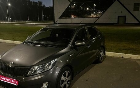 KIA Rio III рестайлинг, 2013 год, 890 000 рублей, 2 фотография
