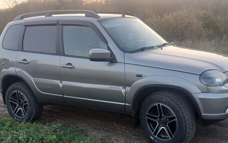 Chevrolet Niva I рестайлинг, 2019 год, 1 000 000 рублей, 3 фотография