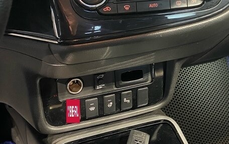 Mitsubishi Outlander III рестайлинг 3, 2019 год, 3 150 000 рублей, 14 фотография