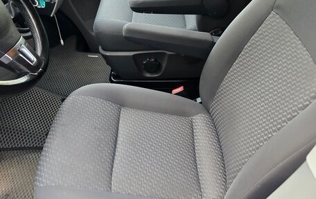 Volkswagen Caravelle T5, 2014 год, 1 700 000 рублей, 5 фотография