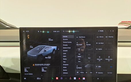Tesla Cybertruck, 2024 год, 19 990 000 рублей, 11 фотография