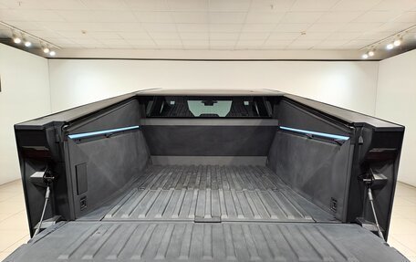 Tesla Cybertruck, 2024 год, 19 990 000 рублей, 22 фотография