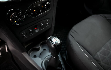 Renault Sandero II рестайлинг, 2017 год, 900 000 рублей, 14 фотография
