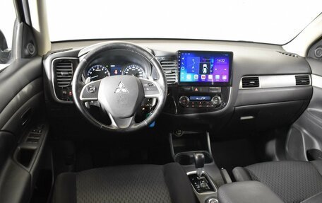 Mitsubishi Outlander III рестайлинг 3, 2013 год, 1 240 000 рублей, 6 фотография