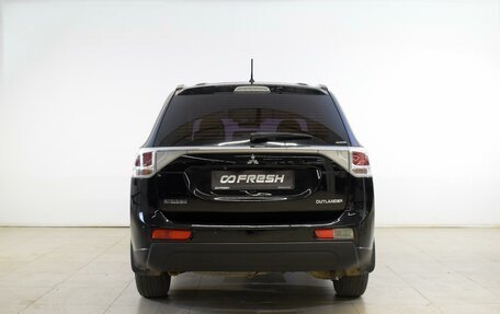 Mitsubishi Outlander III рестайлинг 3, 2013 год, 1 240 000 рублей, 4 фотография
