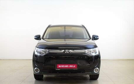 Mitsubishi Outlander III рестайлинг 3, 2013 год, 1 240 000 рублей, 3 фотография