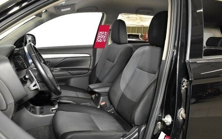 Mitsubishi Outlander III рестайлинг 3, 2013 год, 1 240 000 рублей, 10 фотография