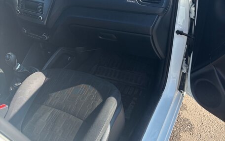 KIA Rio III рестайлинг, 2015 год, 890 000 рублей, 15 фотография