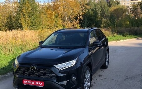 Toyota RAV4, 2019 год, 2 950 000 рублей, 1 фотография