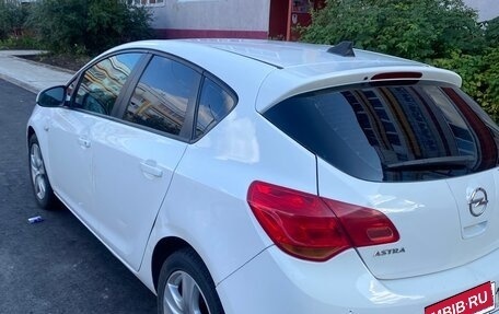 Opel Astra J, 2011 год, 470 000 рублей, 4 фотография