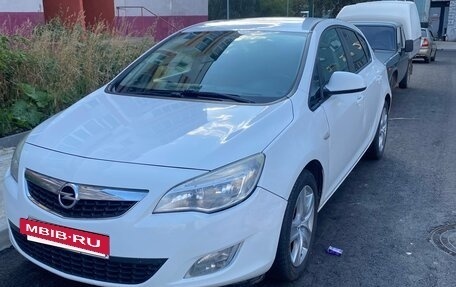 Opel Astra J, 2011 год, 470 000 рублей, 3 фотография