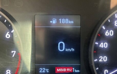 Hyundai Solaris II рестайлинг, 2019 год, 12 фотография