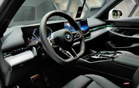 BMW 5 серия, 2024 год, 8 650 000 рублей, 15 фотография