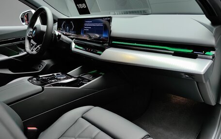 BMW 5 серия, 2024 год, 8 650 000 рублей, 29 фотография