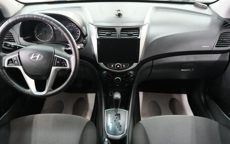 Hyundai Solaris II рестайлинг, 2013 год, 1 029 000 рублей, 12 фотография
