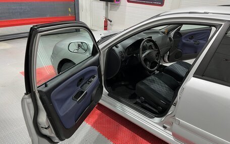 Mitsubishi Carisma I, 2001 год, 375 000 рублей, 16 фотография