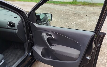 Volkswagen Polo VI (EU Market), 2012 год, 950 000 рублей, 16 фотография