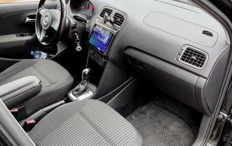 Volkswagen Polo VI (EU Market), 2012 год, 950 000 рублей, 18 фотография